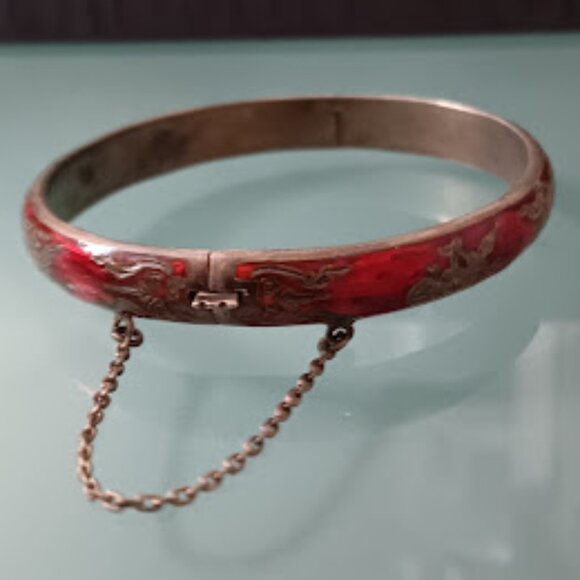 VINTAGE 1940's Sterling Siam Ruby Red Enamel Hinged Bangle Bracelet 14.5 Grams - Picture 5 of 7